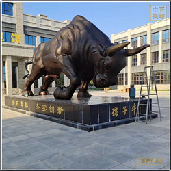 鑄銅關公 10米廣場銅牛雕塑報價
